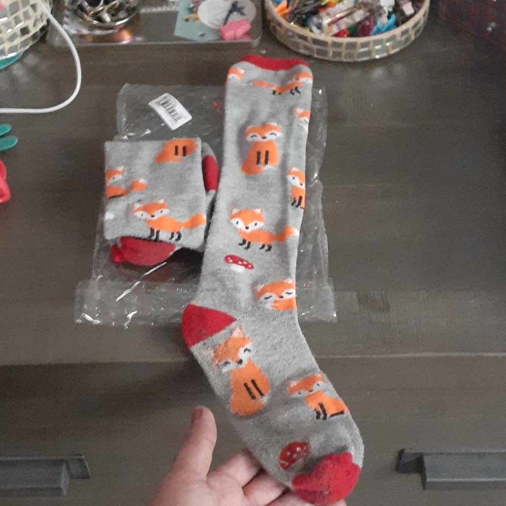 Red necked fox socks